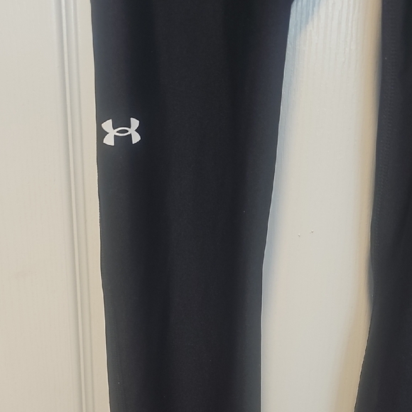 Under Armour Black Athletic Leggings - Picture 2 of 6